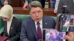 TBMM Genel Kurulu’nda CHP grubu milletvekilleri kürsüyü işgal etti.