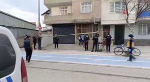 Karabük’te trafiği tehlikeye atan sürücüler kamerada!