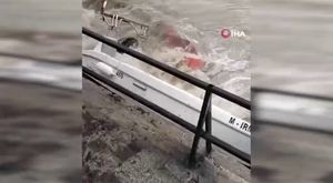Bursa'da yolcuya kızdı, duraktan ayrılmadı