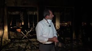 Skandal görüntüler! Otobüste beğendiği kızı takip etti ve...