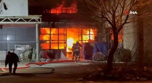 Araçlar arasında makas atarak trafiği tehlikeye düşürdü