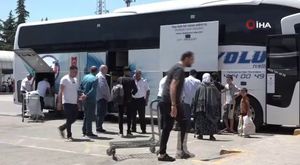 Bursa-İzmir Otoyolu'nda bir kamyon dolusu göçmen jandarmadan böyle kaçtı