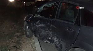 Bursa'da iki otomobil çarpıştı: Yolcu kadın yaralandı...