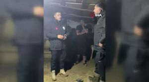 Bursa'da icraya giden avukatın yanağını kopardılar