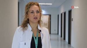 Seyir halindeki tıra yaklaşıp içindeki koyunları çaldılar