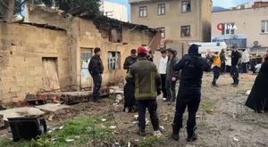 Bursa'da otomobil taşıyan TIR viyadükten uçtu!