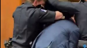 İZMİR’DE SAĞANAK VE FIRTINA HAYATI DURMA NOKTASINA GETİRDİ