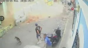 Tartıştığı adama arka arkaya tokat attı