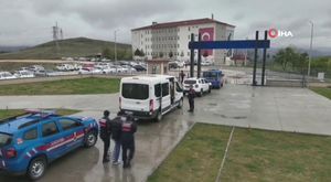 Bursa'da hafif ticari araçla otomobil çarpıştı! 1'i çocuk 2 yaralı