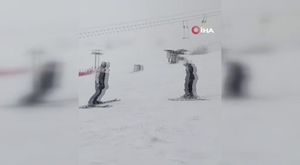 17 gündür kayıp olan 16 yaşındaki kızını bulmak için sokak sokak dolaşıyor