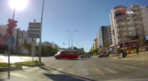 Bursa’da genç kızların kavgası kamerada