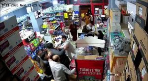 Bursa'da park halindeki kamyonet alev alev yandı