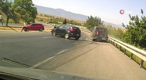 Halatları kopan duba restoran müşterilerle birlikte akıntıya kapıldı: Panik anları kamerada