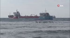 Bursa’da genç kızların kavgası kamerada