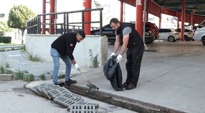 Bursa'da feci kaza: Otomobil kağıt gibi ezildi!