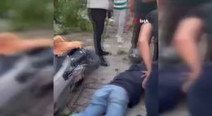 Bursa'da muhtarlığa gelen vatandaşları şiirle karşılıyor