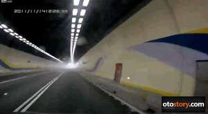 Aventador'un tüneldeki ihtişamı