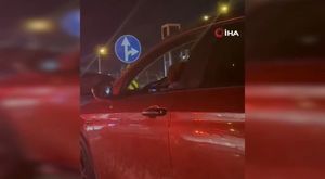 Bursa Tophane surlarında korku dolu anlar! Jiletle intihar girişimi...