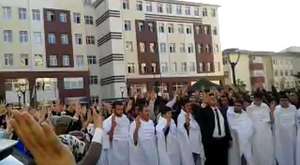 AK Parti Rize Gençlik Kolları üyesi bir grup, Mısırda 528 kişinin idama mahkum edilmesi kararını protesto etti.