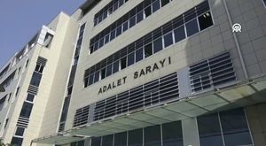 Yük asansörü takarken 4 metre yüksekten düşen ustadan acı haber! Olay anı kamerada