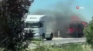 Bursa’da seyir halindeki araç alev alev yandı