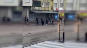 Bursa'da 3 ev alevlere teslim oldu