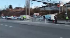 Bursa'da minibüs traktöre çarptı: 1'i ağır 3 yaralı