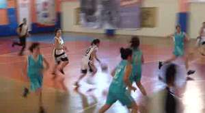 Van Spor Lisesi Genç Kızlar Basketbol takımı Mardin'de çeyrek finale yükseldi.