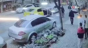 Bursa'da motosiklet ile kamyonet böyle çarpıştı