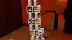28 Domino Taşını 15 buçuk Saniyede Dizme - Guinness Dünya Rekoru 