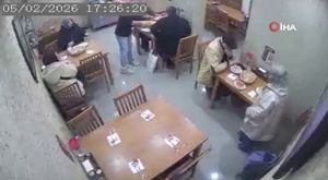 Bursa'da istenen seviyede satışı yapılamayan kurbanlıklar için satıcılar indirim yaptı