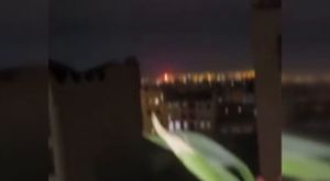 TAKLA ATTI HEM KENDİNİ HEM BAŞKA SÜRÜCÜLERİ YAKTI