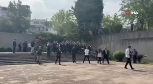 Sivas'ta göçmenleri taşıyan otobüs devrildi!