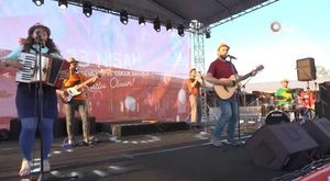 Tır ile servis minibüsünün çarpışma anı cep telefonu kamerasına yansıdı