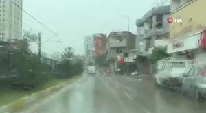 Antalya'da park halindeki minibüs alev alev yandı