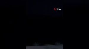 Bursa'da aydınlatma direğine çarpan otomobil devrildi