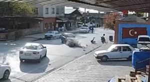 Bursa'da tavuk alma eğlencesi sonrası sokak ringe döndü