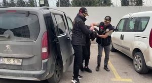 Manisa'da tır işçi servisine çarptı: 23 yaralı