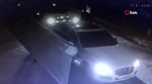 El frenini çekmeyi unuttu, araç anayola çıktı