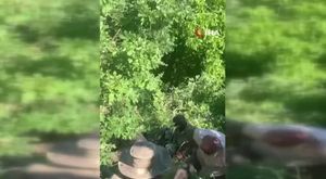 ARNAVUTKÖY’DE İETT OTOBÜSÜ KAYGAN YOLDA KONTROLDEN ÇIKTI