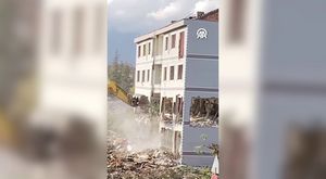 Bursa'da 2 günde 4 motosiklet çalan hırsız, polisin çabukluğu ile yakaladı