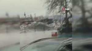 Bursa-Ankara kara yolunda meyve suyu yüklü TIR devrildi