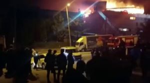 Bursa'da kendi evini yakan kişiye komşuları saldırdı