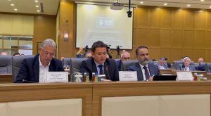 Bursa Büyükşehir Belediye Meclisi, mayıs ayı toplantısında taraflar arasında uzayan gerginlik nedeniyle oturuma ara verildi