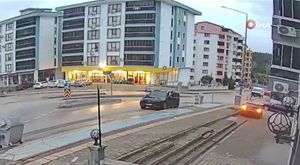 Bursa'da park halindeki kamyonet alev alev yandı