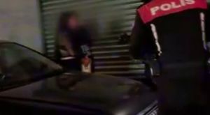 KADINI ORMANLIK ALANDA DARBEDEN ŞAHIS KISKIVRAK YAKALANDI