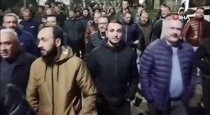 Bursa'da yangında tavan çöktü! itfaiye ekipleri ölümden döndü