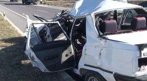 Erzincan da Kamyonla Otomobilin Çarpışması Sonucu 6 Kişi Yaralandı