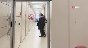 Bursa'da sokaktaki otomobillere böyle zarar verdi