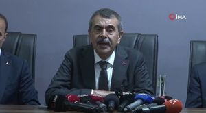 Bursa'da 3 İskender papağanı yavrusu kurtarıldı